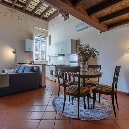 Renaissance דירה