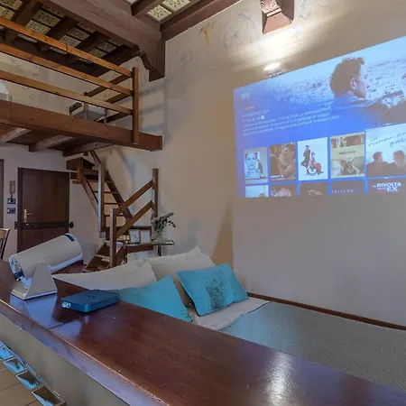 Renaissance דירה