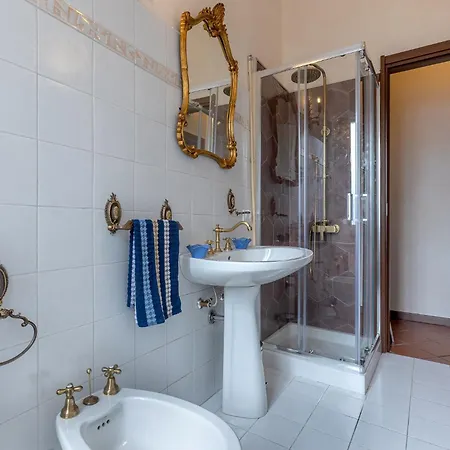 Renaissance דירה *