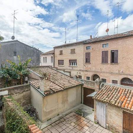 Renaissance דירה *