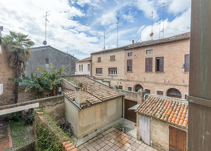 Guesthost - Renaissance 아파트 *